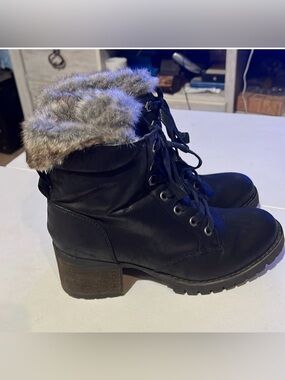 STEVE MADDEN Comfort Women SZ 9 Faux Fur Lined Ankle Booties Black Block Heeled